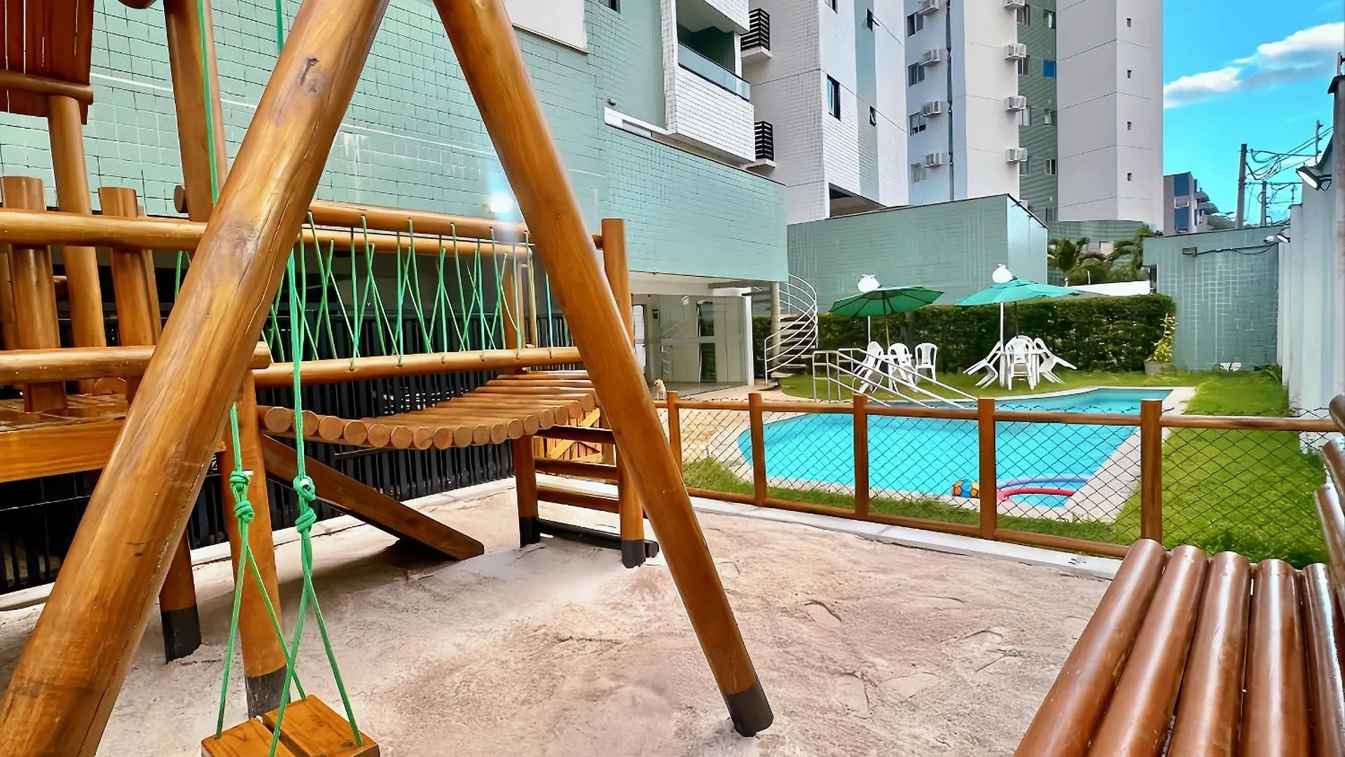 Apartamento Exclusivo: Luxo Moderno com Piscina e Localização Premium Recife 0*,